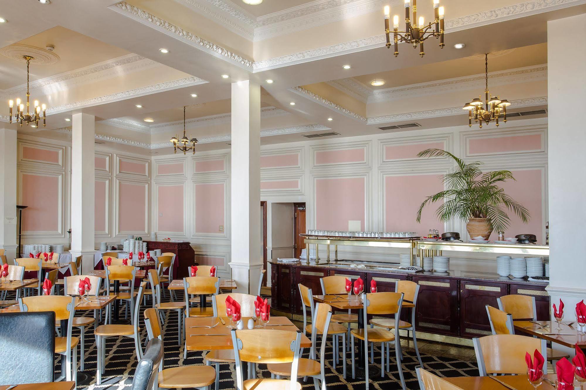 The Royal Albion Seafront Hotel 3*